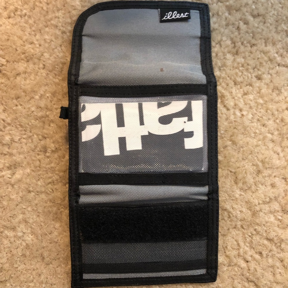 Wallets - Picture 3 of 8